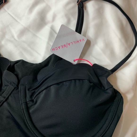 Jrs XL Vanilla Beach NWT halter bikini top - Picture 3 of 9